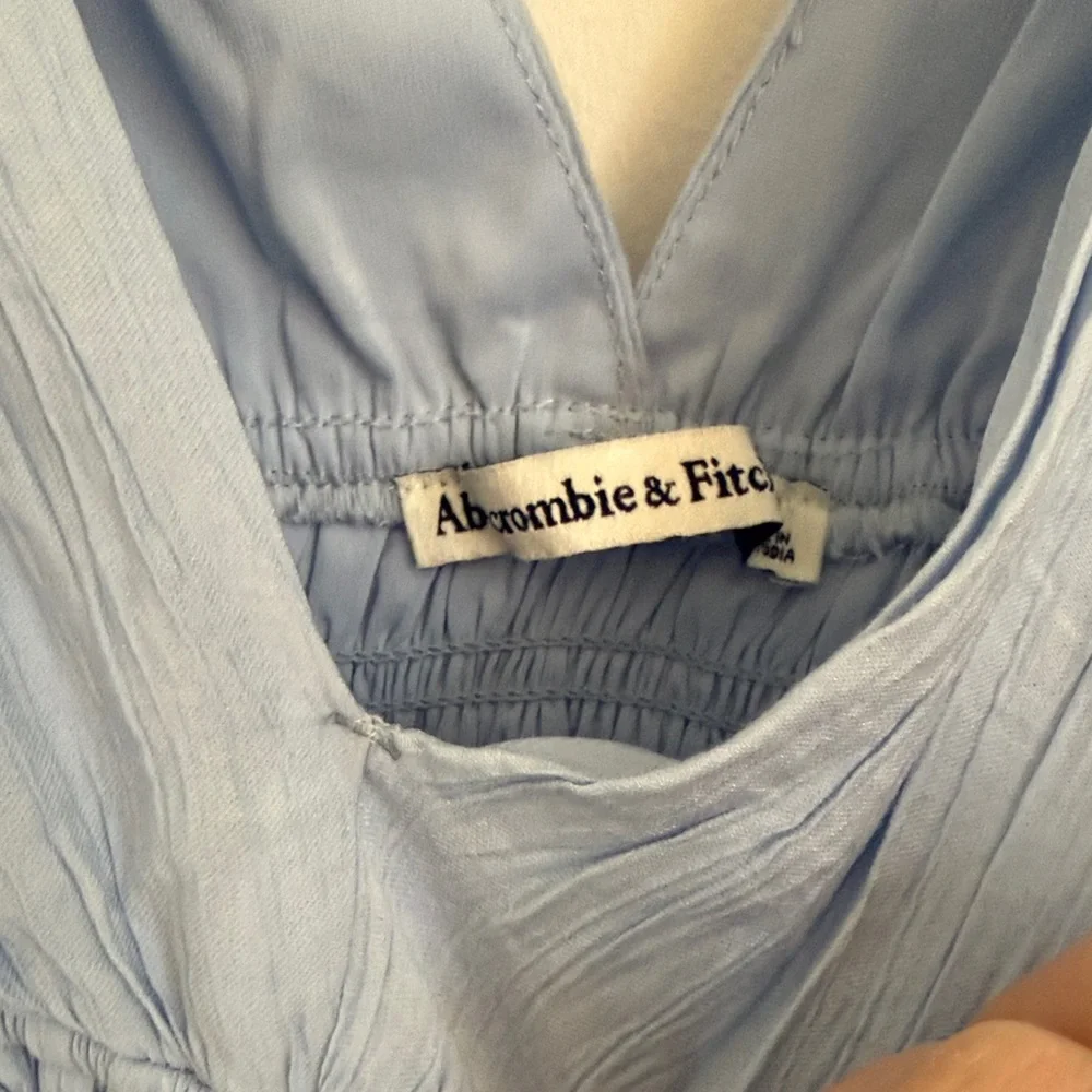 Abercrombie & Fitch Crinkle Textured Smocked Waist Maxi Dress in Blue Grecian - Picture 6 of 10